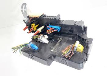 SKRZYNKA BEZPIECZNIKÓW MERCEDES W212 2129009622 Sedan/Limuzyna 09-16 2