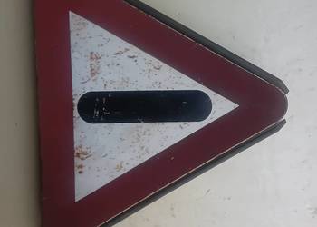 Trójkąt zabytkowe auto