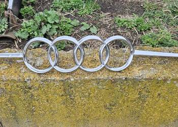 Logo Eblemant Znaczek Audi 100 C1 C2 Oryginał Chrom w BDB Stanie