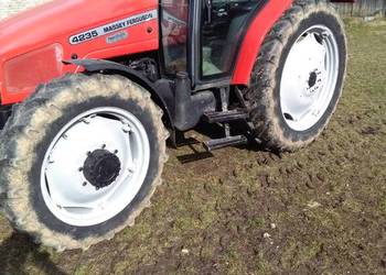 Massey Ferguson  4235