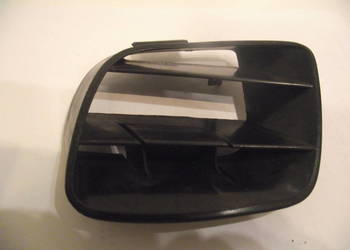 Audi 80 B3. Kratka w zderzak 893 807 367