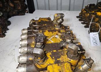 Rozdzielacz hydrauliczny koparki Case do modelu 580K