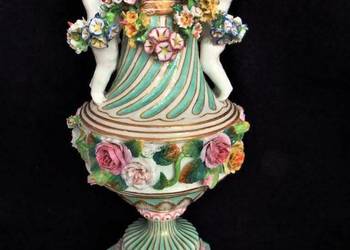 Amfora z XIX w. Sevres czy Meissen.