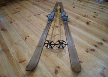 Stare narty jesionowe 200 cm z kijkami