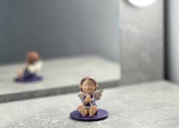 Figurka / figura anioł / aniołek fioletowy