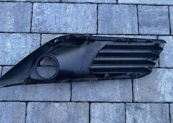 Toyota AURIS II 52040-02210 RAMKA HALOGENU KRATKA PRZÓD LEWA