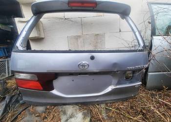 Toyota Previa Klapa tył bez rdzy z Nirmiec