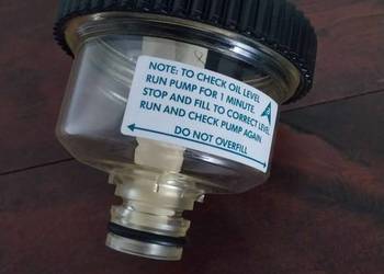 Opryskiwacz- zbiornik oleju pompy