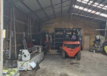 Sprzedam lub wydzierżawie 3 hale magazynowe