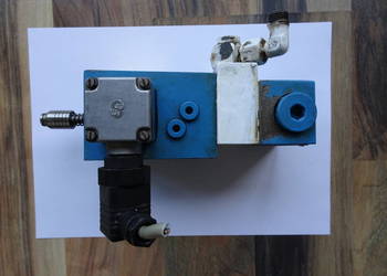 VICKERS CVU 16 SWB B29M 10 Elektryczny pomiar oraz zawór zwrotny CVGPC1 3