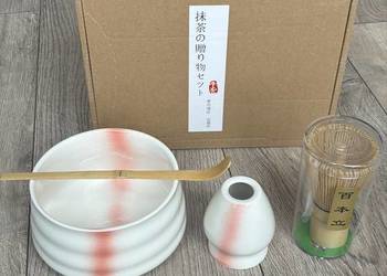 Biało-różowy zestaw matcha 4 elementy