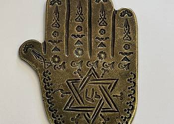 Talizman Hamsa – Gwiazda Dawida i Chai – symbol ochrony, 5,3 × 7,5 cm