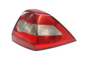LAMPA TYŁ PRAWA SEDAN  8200142681D Renault Megane II (2002-2009)