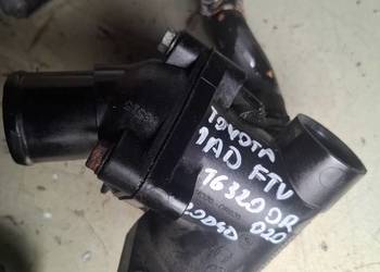 TOYOTA AVENSIS T27 1AD FTV 2,0 D4D obudowa termostatu 163200R020
