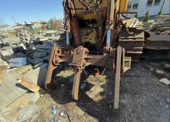 Zrywak do spycharki  trójzębny hydrauliczny T-130 oraz inne