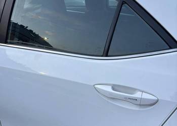 Szyba duża i mała drzwi tylnych Toyota Corolla 2016r, XI gen