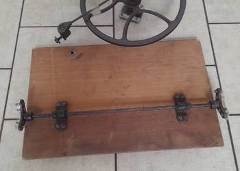 Sprzedam napęd nożny starej maszyny do szycia.