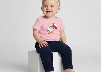 Niemowlęca koszulka premium Orzełek z flagą Polski – styl bajkowy