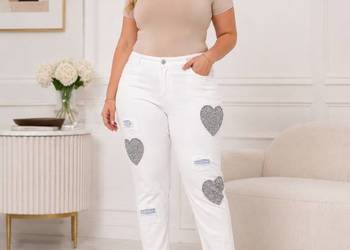 Białe jeansy damskie XL elastyczne z cekinowymi sercami S.Woman 94-108 cm