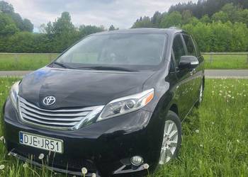 Toyota sienna limited awd