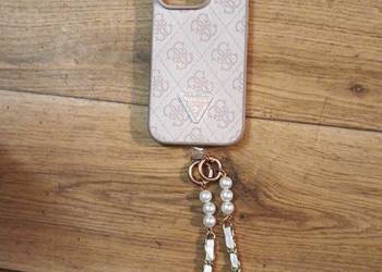 Etui guess z łańcuszkiem iPhone 16pro