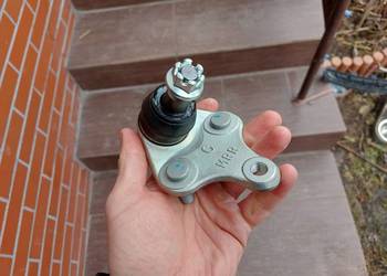 Sworzeń wahacza NOWY Oryginalny TOYOTA C-HR 16-