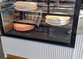 Witryna cukiernicza ellada 140 używana tylko 3 miesiące