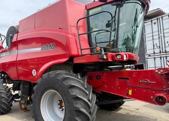 Kombajn zbożowy Case 8010
