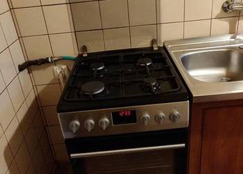Sprzedam kuchnie gazowo elektryczna z okapem i