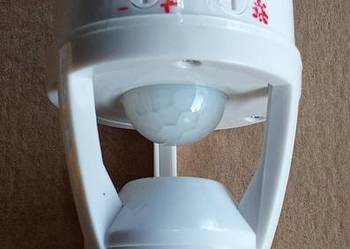 Konwerter żarówki z czujnikiem ruchu PIR i zmierzchu