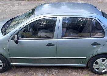 Skoda Fabia benzyna 1.4 68KM Sedan auto idealne wokół komina lub zastępcze