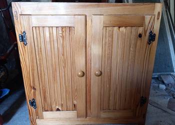 Szafka drewniana z litego drewna sosnowego