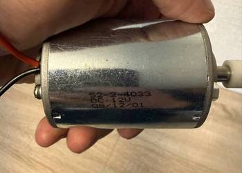 Silnik prądu stałego 12V DC z wałem ślimakowym