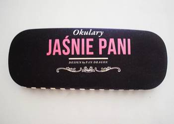 Etui na okulary - Jaśnie Pani + 12 chusteczek do czyszczenia soczewek .