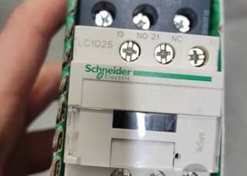 Stycznik Schneider LC1D32P7