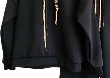 Dres damski w kolorze czarnym.