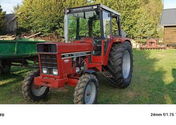 Ciągnik rolniczy international 744 case