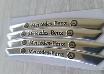 Naklejki, Emblematy na felgi Mercedes-Benz 4 sztuki.  Nowe !! Aluminium