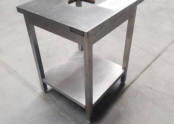 Stół gastronomiczny z otworem 60x70x85