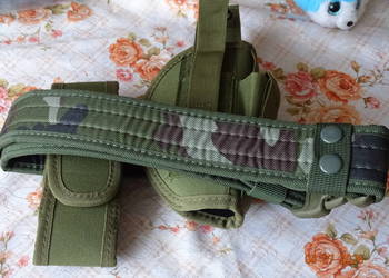Pas biodrowy uniwersalny z kaburą na pistolet  z ładownicą