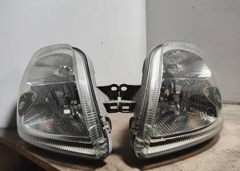 Dwie lampy Renault Master ll 2008r