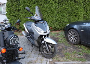 Maxi skuter Yamaha X Max 125