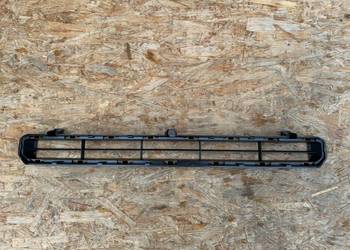 Środkowa kratka zderzaka przód jeep avenger 735768117