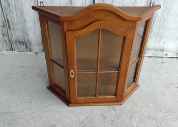 Witrynka gablotka drewniana , wisząca / 327