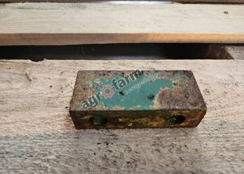 Dystans LH FWD John Deere 3040, 2140