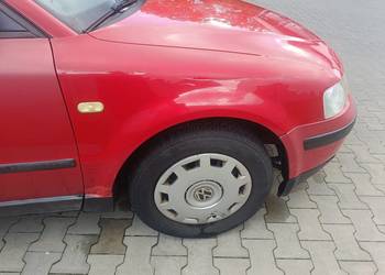 Błotnik Prawy LY3D Volkswagen Passat B5 (p-8)