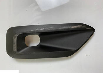 VOLVO XC40 II RAMKA KRATKA ZDERZAKA HALOGENU RH