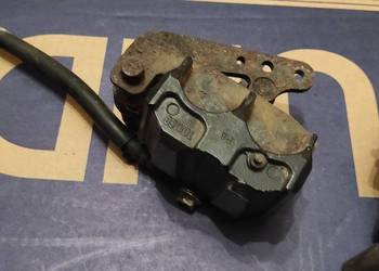 Suzuki DR 650 zacisk przód przewód hamulcowy
