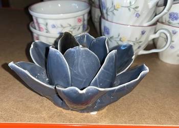 Świecznik- kwiat lotosu.