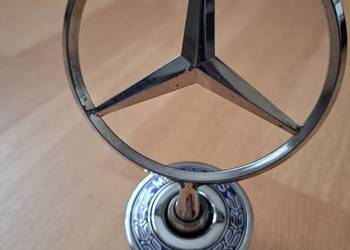 Znaczek Emblemat Mercedesa na maskę